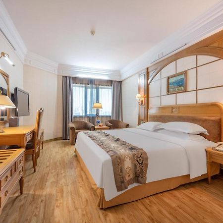Hotel Silverland Дунгуань Екстер'єр фото