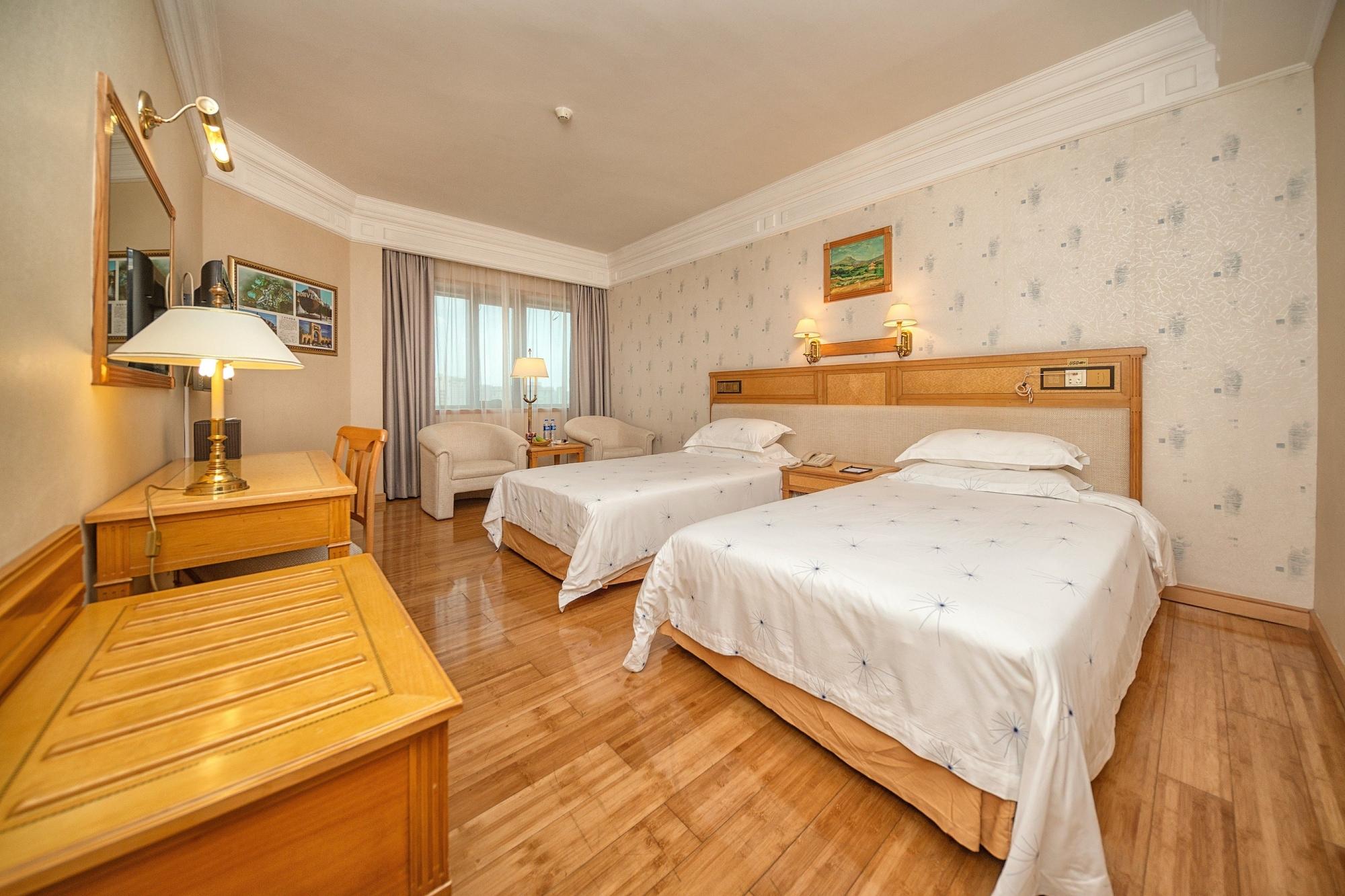 Hotel Silverland Дунгуань Екстер'єр фото