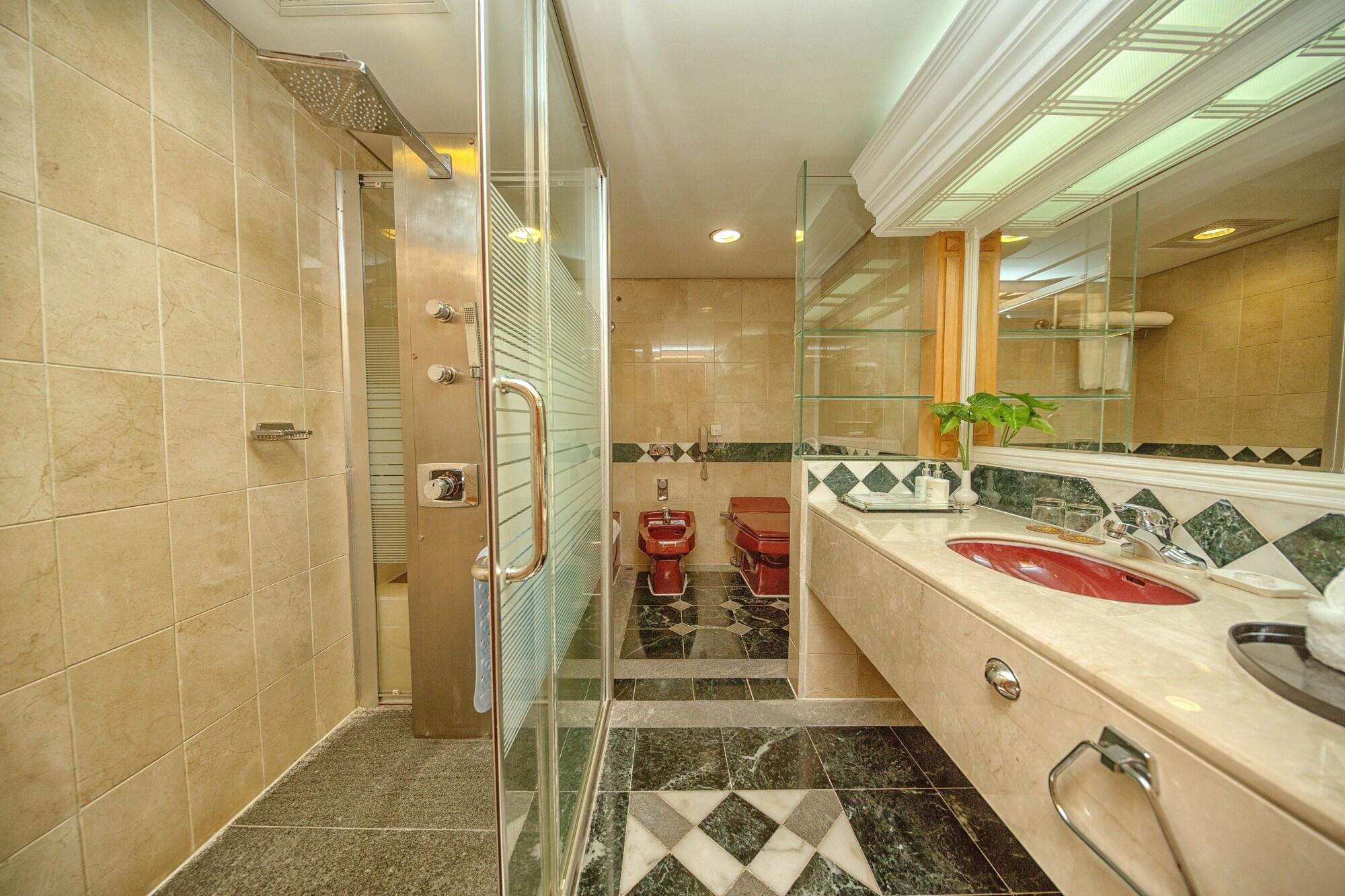 Hotel Silverland Дунгуань Екстер'єр фото