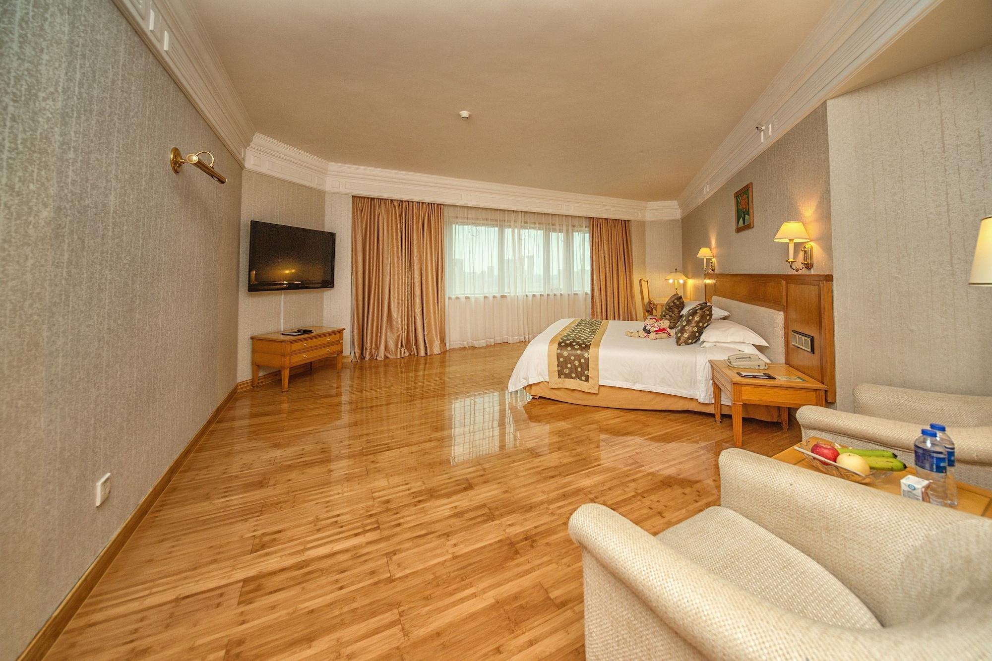 Hotel Silverland Дунгуань Екстер'єр фото