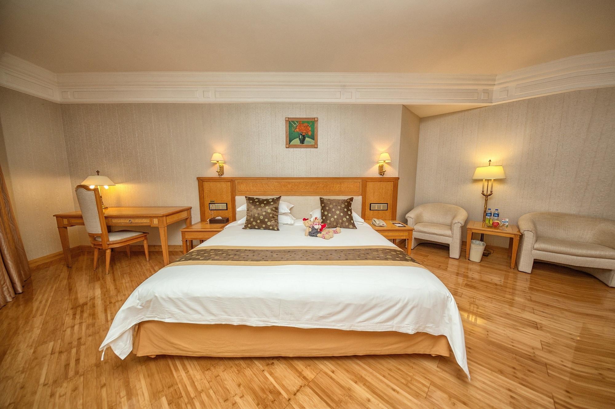 Hotel Silverland Дунгуань Екстер'єр фото