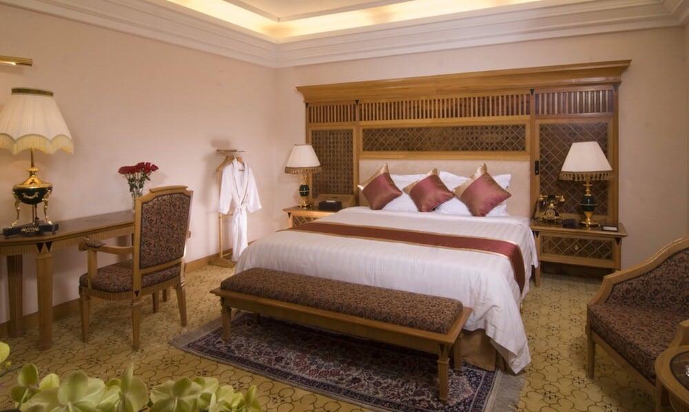 Hotel Silverland Дунгуань Екстер'єр фото