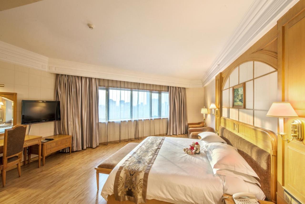 Hotel Silverland Дунгуань Екстер'єр фото