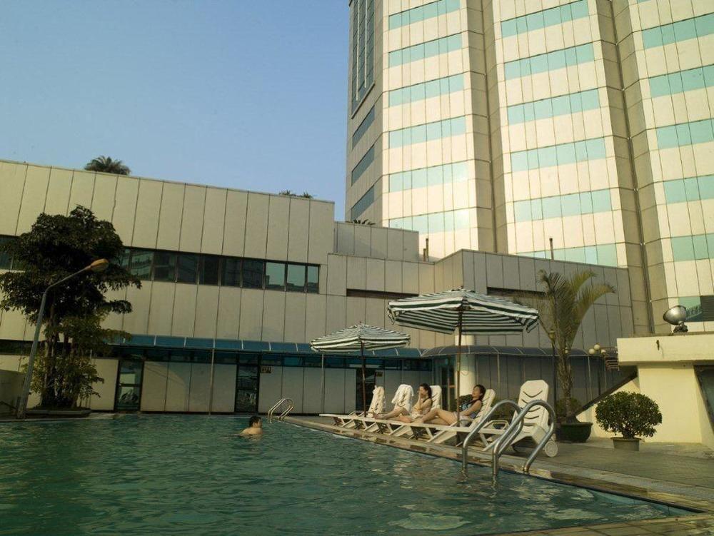 Hotel Silverland Дунгуань Екстер'єр фото